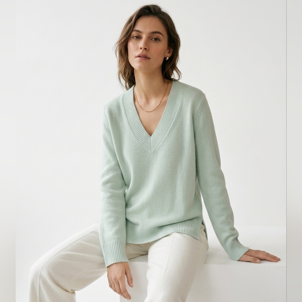 Massimo Dutti Mint Green V-Neck wool blend soft Sweater Size Large